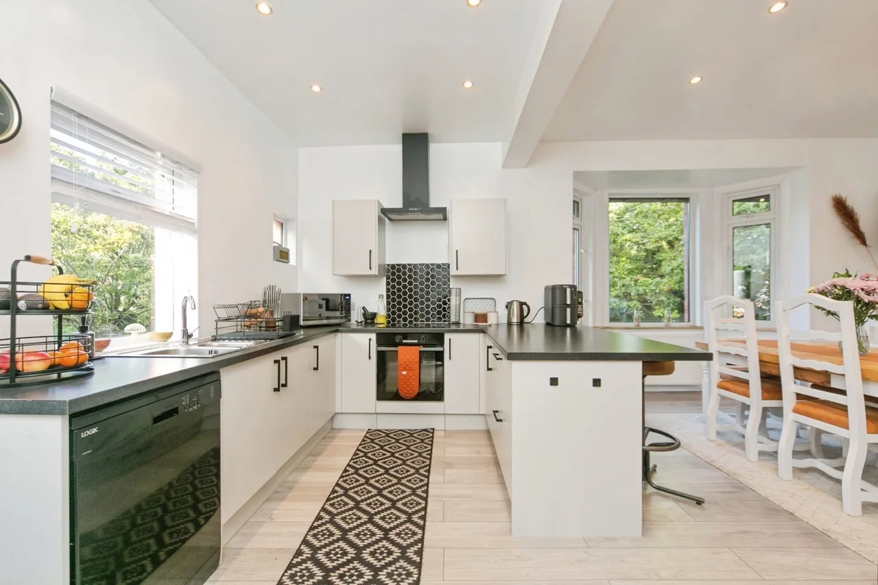 Dingle Hill, Colwyn Bay, LL29, photo 2