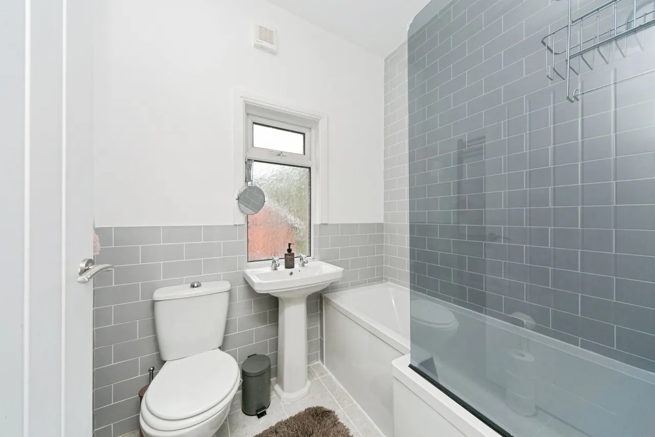 Dingle Hill, Colwyn Bay, LL29, photo 12