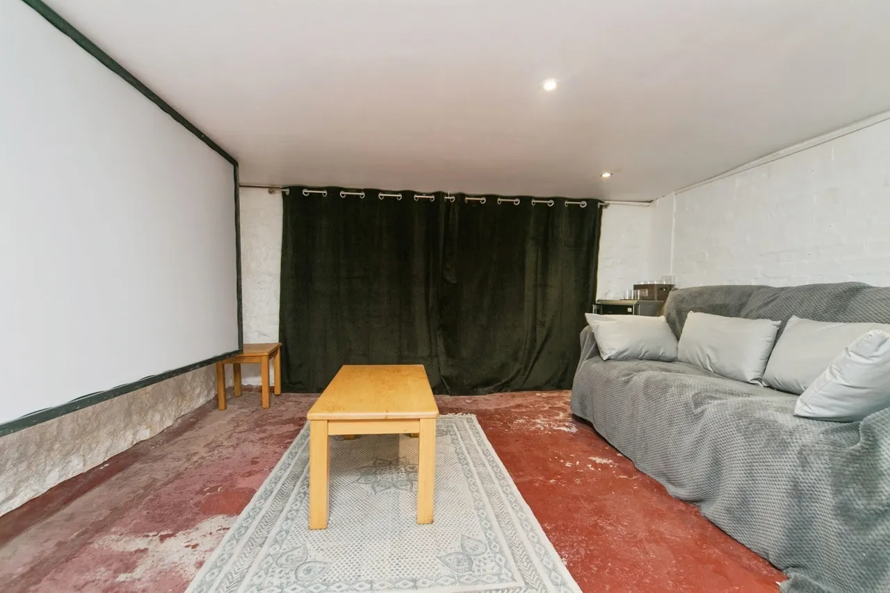 Dingle Hill, Colwyn Bay, LL29, photo 20