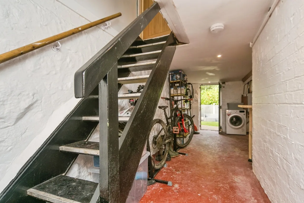 Dingle Hill, Colwyn Bay, LL29, photo 21