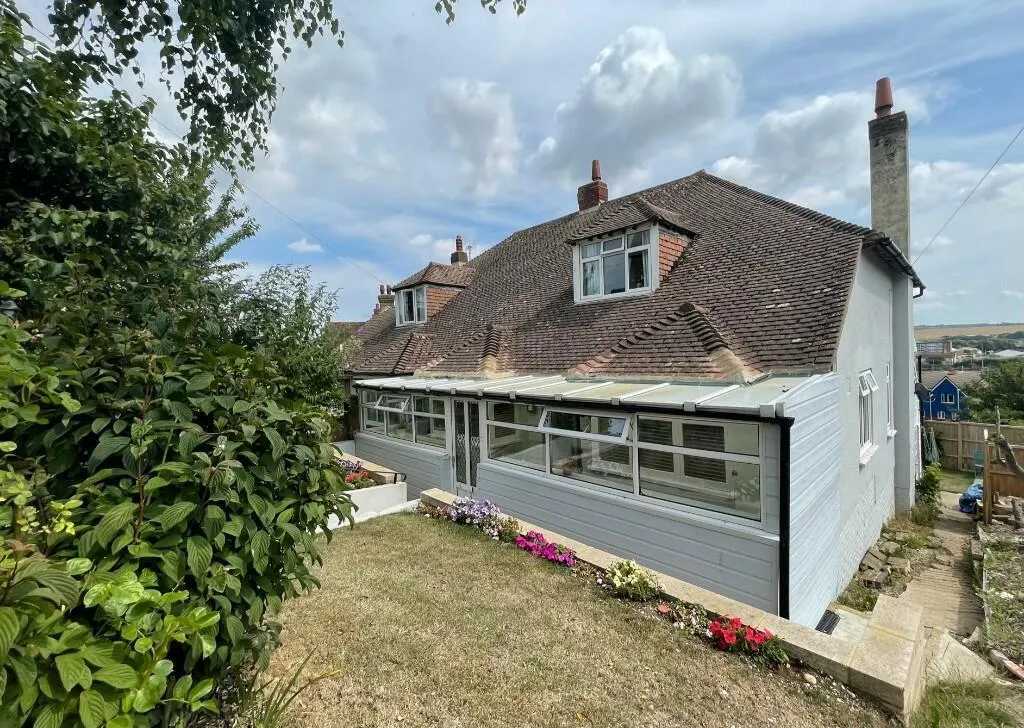 4 bed chalet for sale — Hillcrest Road, Newhaven
