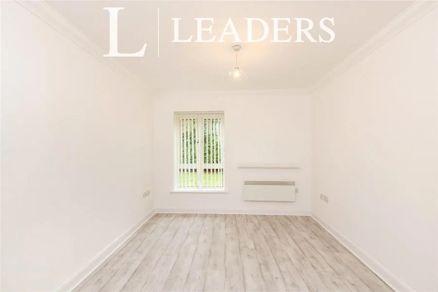 Heathside Crescent, Woking, GU22, photo 6