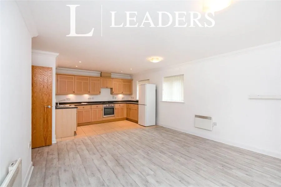 Heathside Crescent, Woking, GU22, photo 4