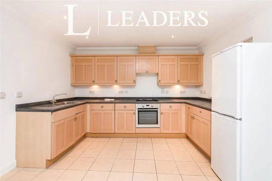 Heathside Crescent, Woking, GU22, photo 5