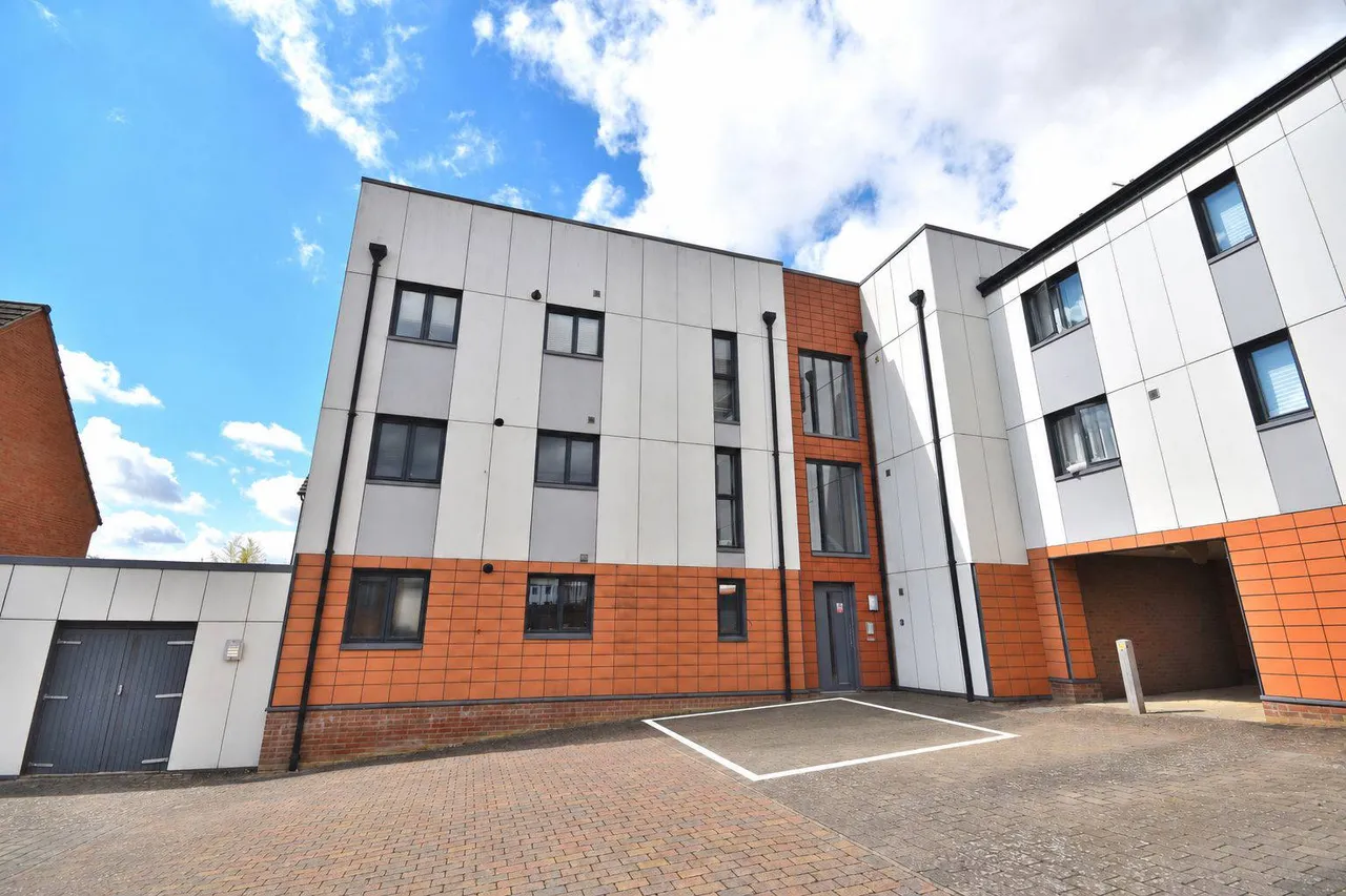 Gifford Lane, Upton, Northampton, NN5 4DF, photo 12