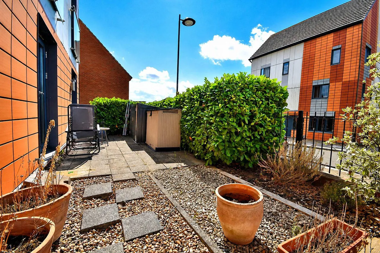 Gifford Lane, Upton, Northampton, NN5 4DF, photo 4