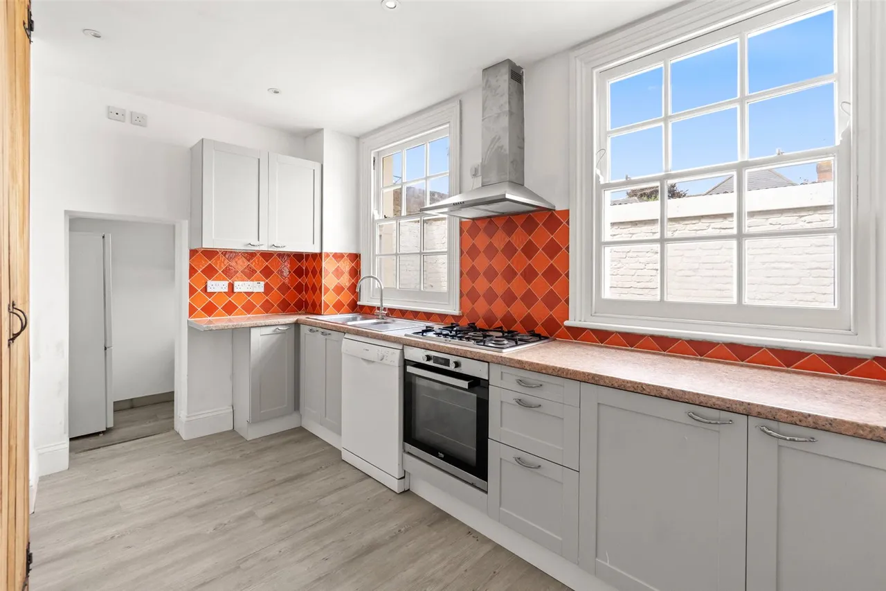 Chertsey Road, Shepperton, TW17 9LA, photo 25