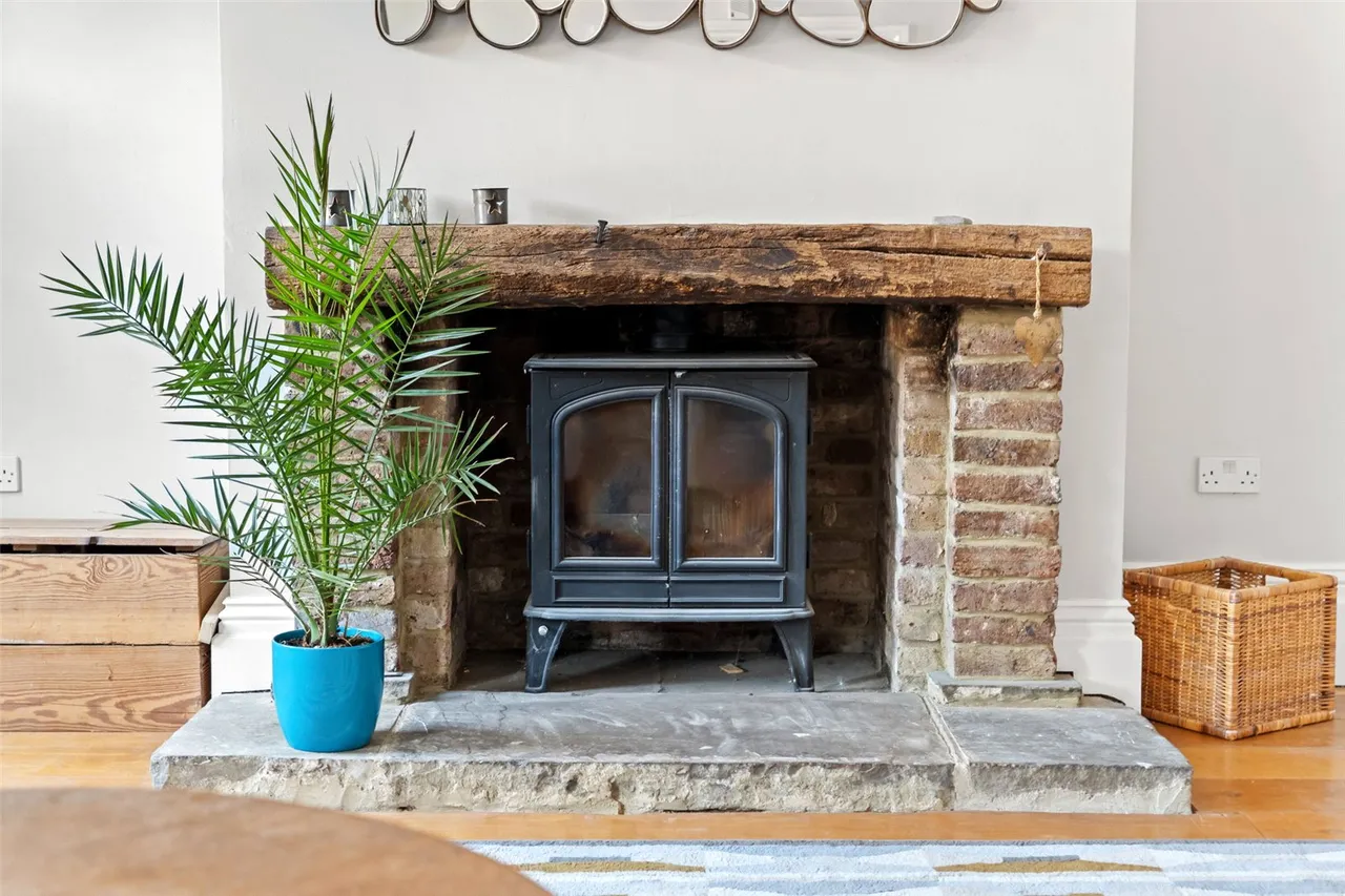 Chertsey Road, Shepperton, TW17 9LA, photo 5