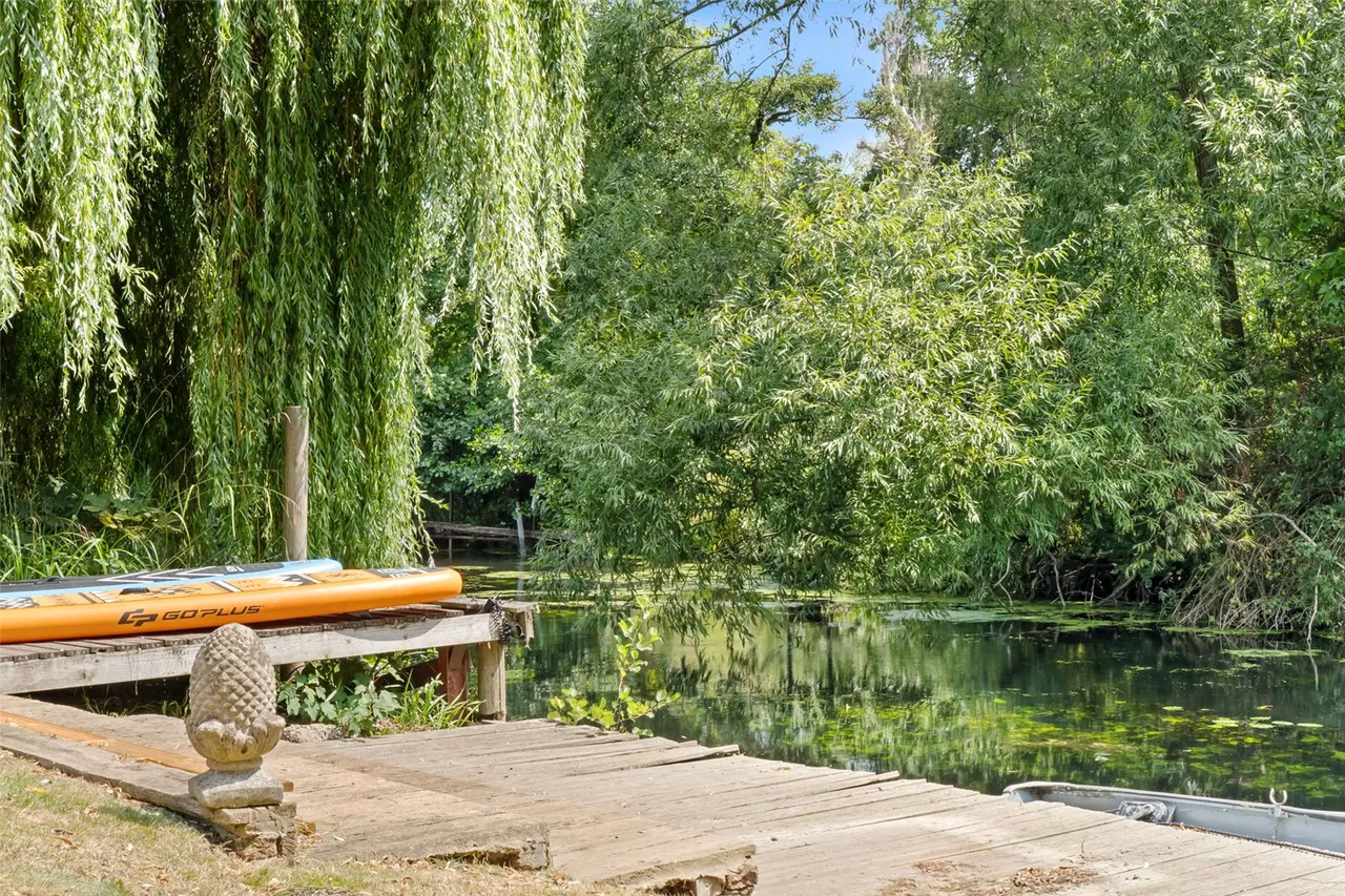 Chertsey Road, Shepperton, TW17 9LA, photo 14
