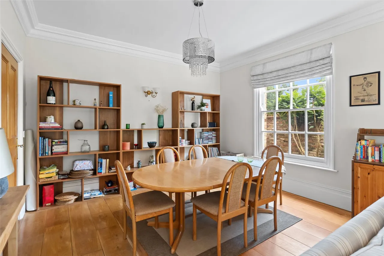 Chertsey Road, Shepperton, TW17 9LA, photo 8