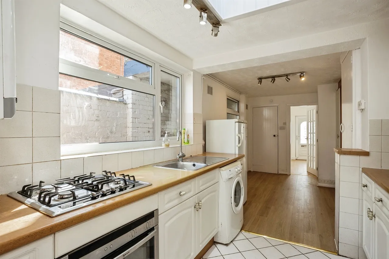 Main Street, Asfordby, LE14, photo 5