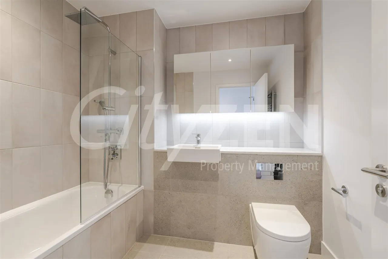 Victoria Riverside, Dantzic Street, Manchester, M4 4DD, photo 4