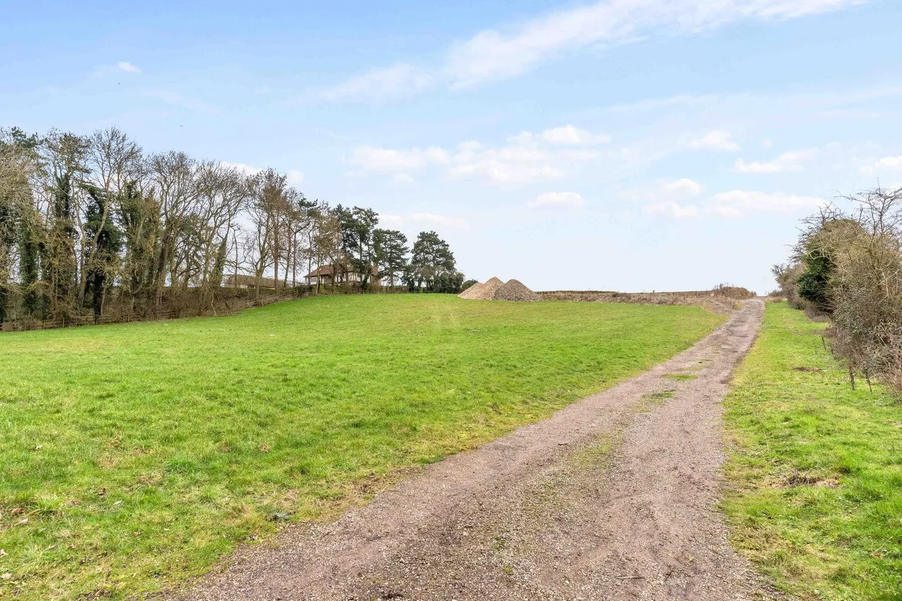 'AURA' Westmill, Buntingford, SG9, photo 16