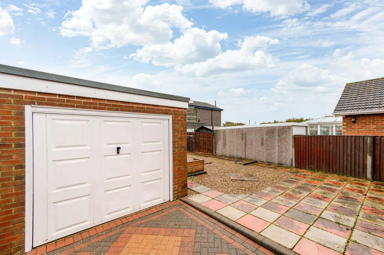 Dutton Avenue, Skegness, PE25, photo 13
