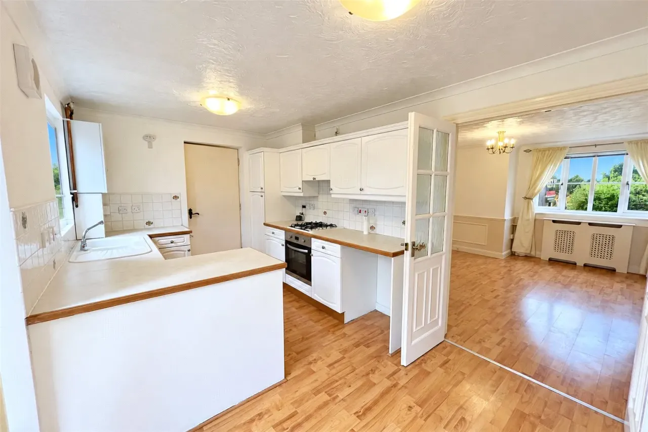 Langham Drive, Rayleigh, SS6, photo 2