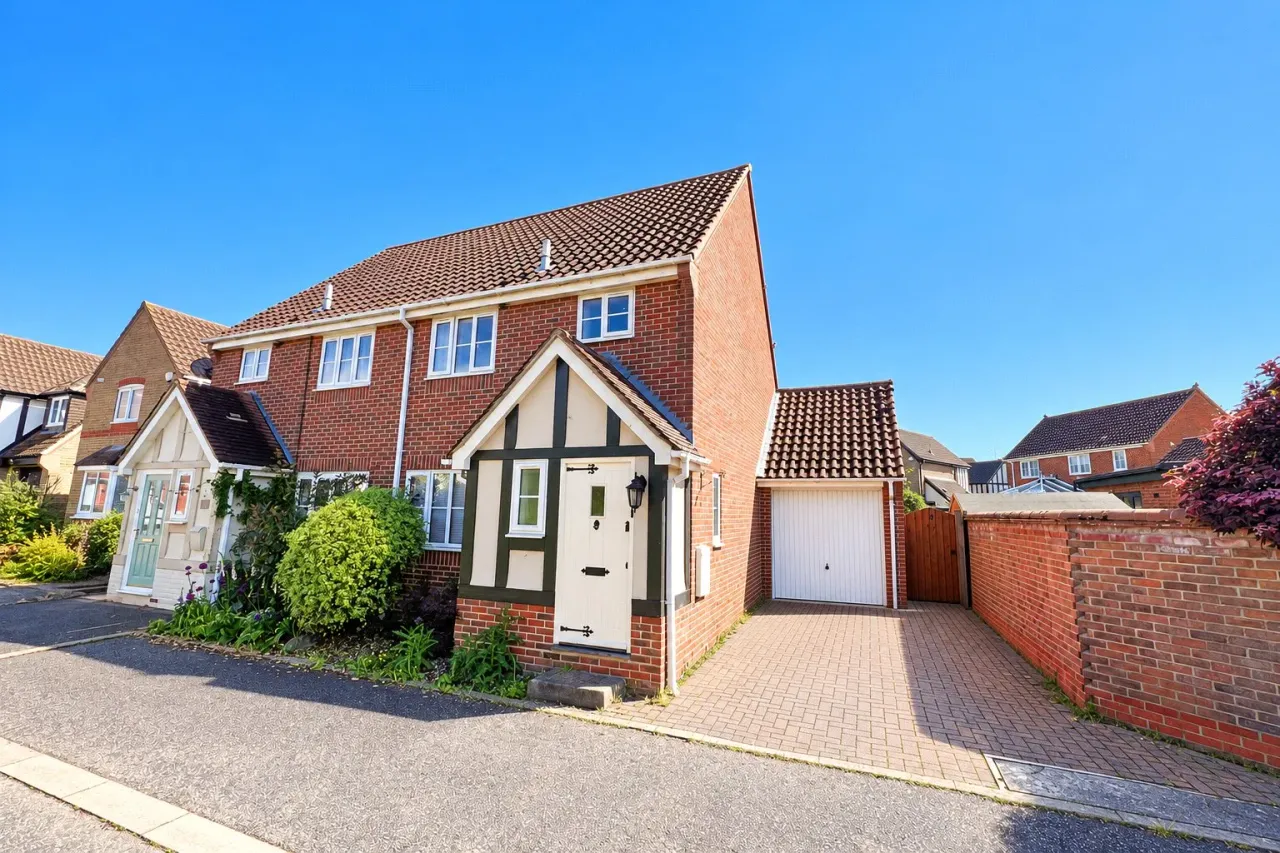 3 bed house to rent, Langham Drive, Rayleigh, SS6