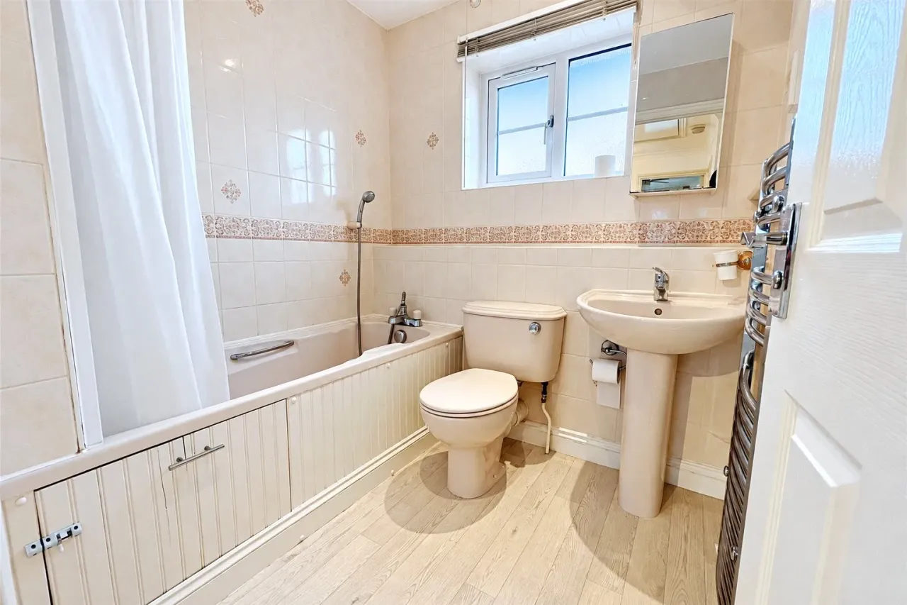 Langham Drive, Rayleigh, SS6, photo 10