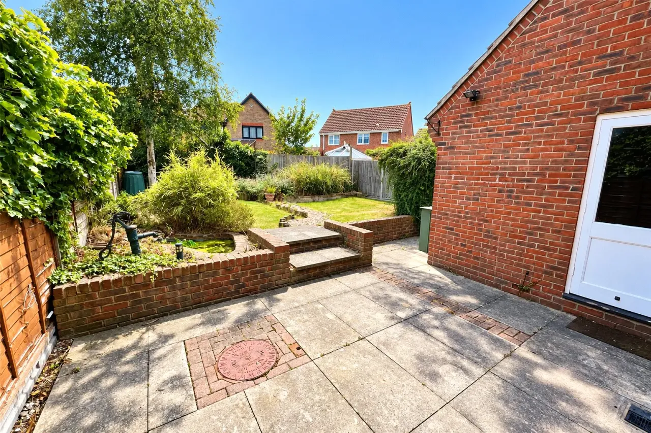 Langham Drive, Rayleigh, SS6, photo 12