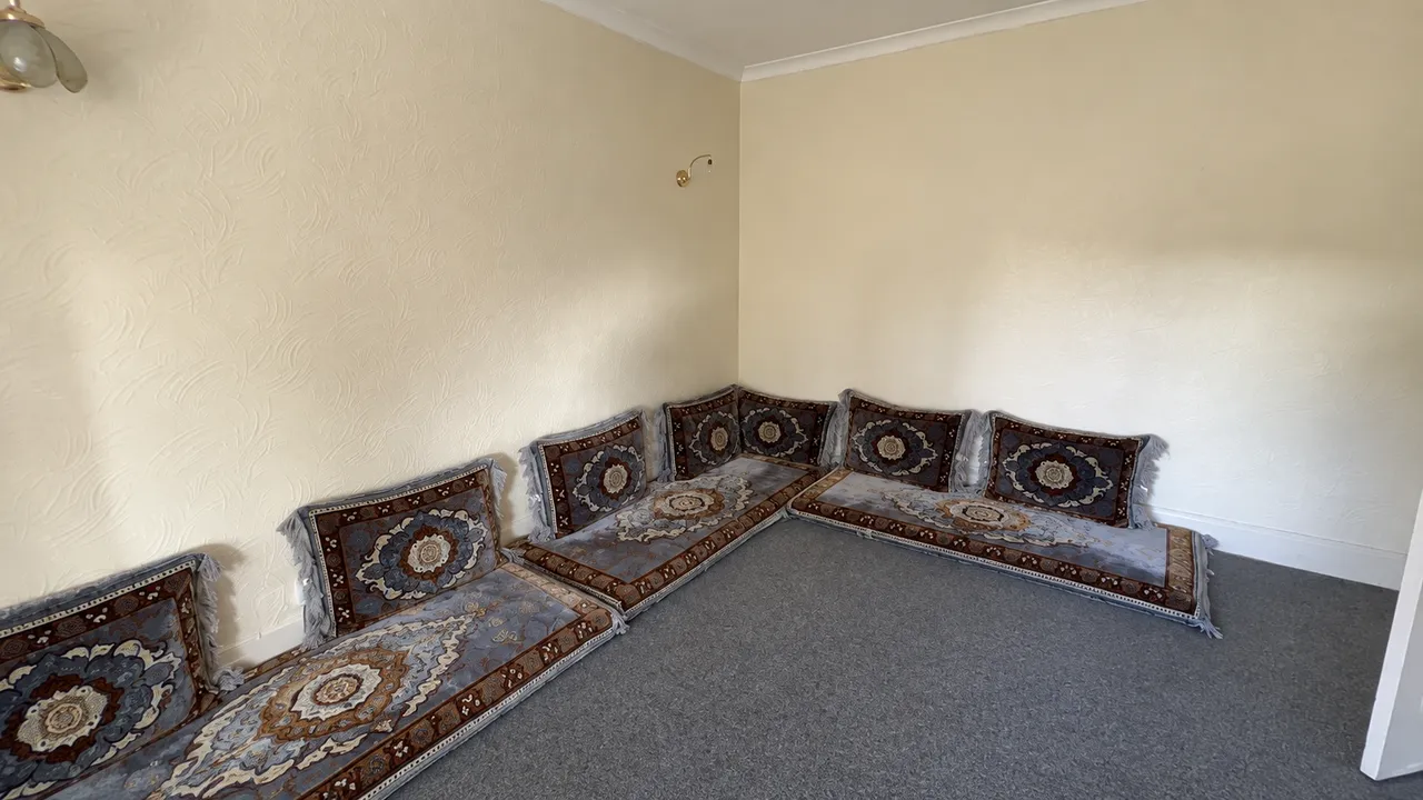 Hogarth Gardens, Hounslow, TW5, photo 3