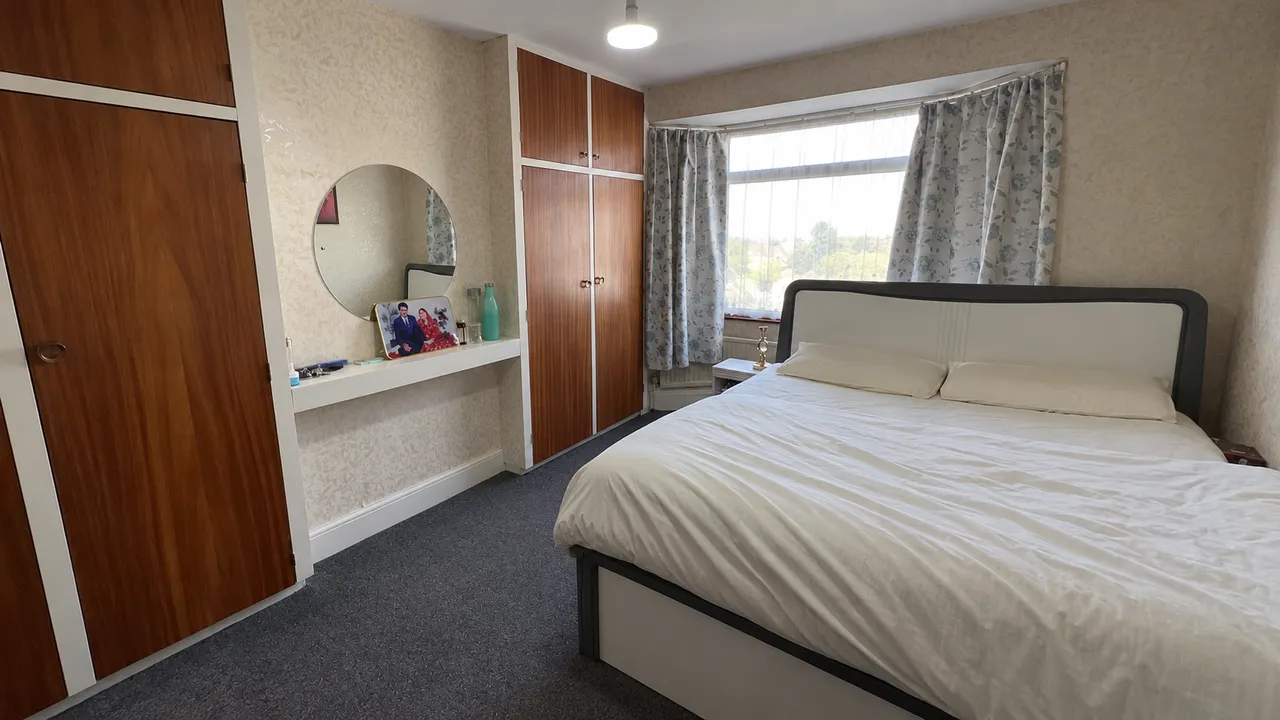 Hogarth Gardens, Hounslow, TW5, photo 7