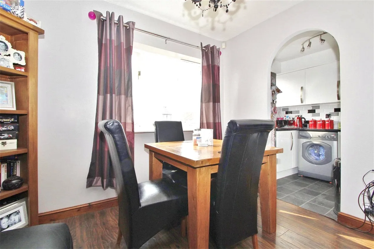 Chandlers Drive, DA8, photo 6