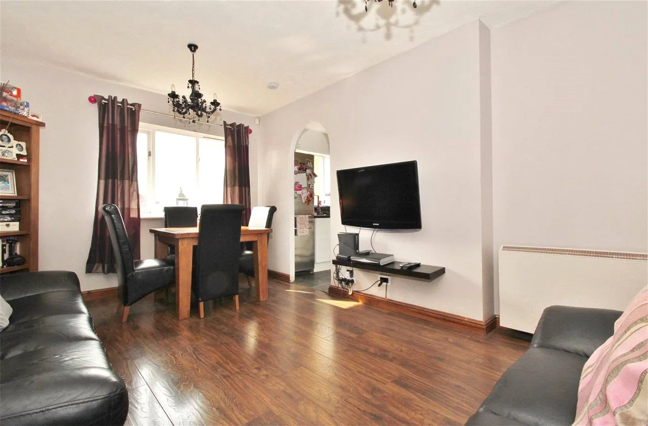 Chandlers Drive, DA8, photo 11