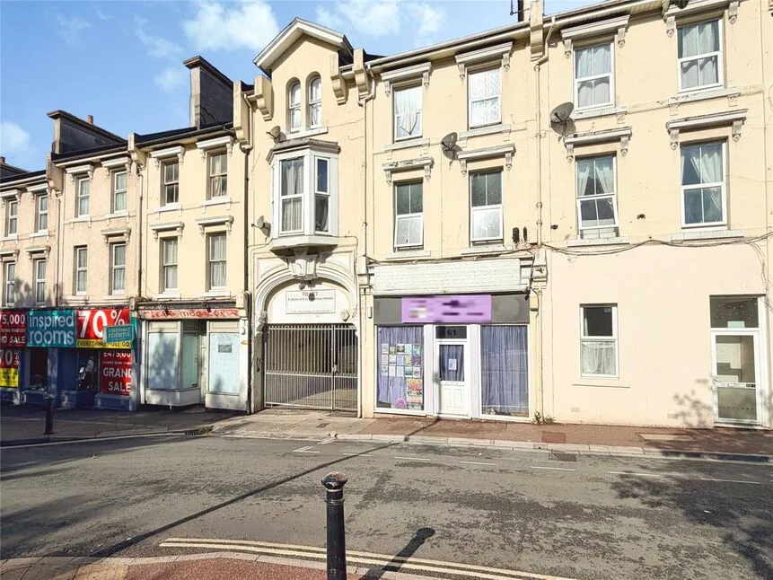 2 bed flat to rent — Market Street, Torquay, Devon, TQ1