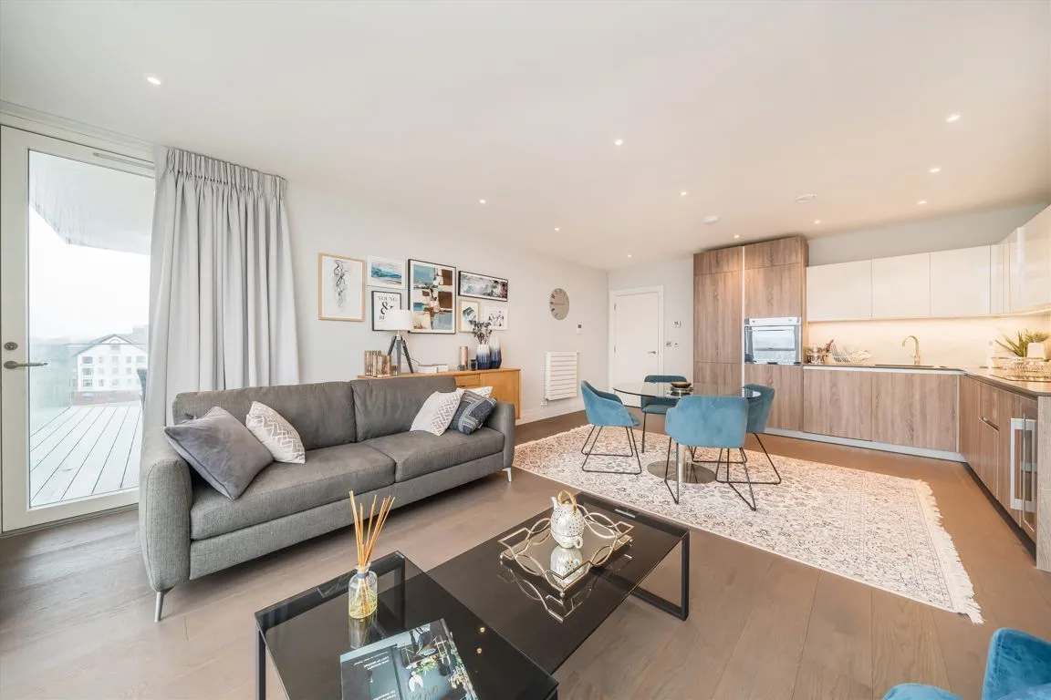 Queenshurst Square, KT2, photo 3