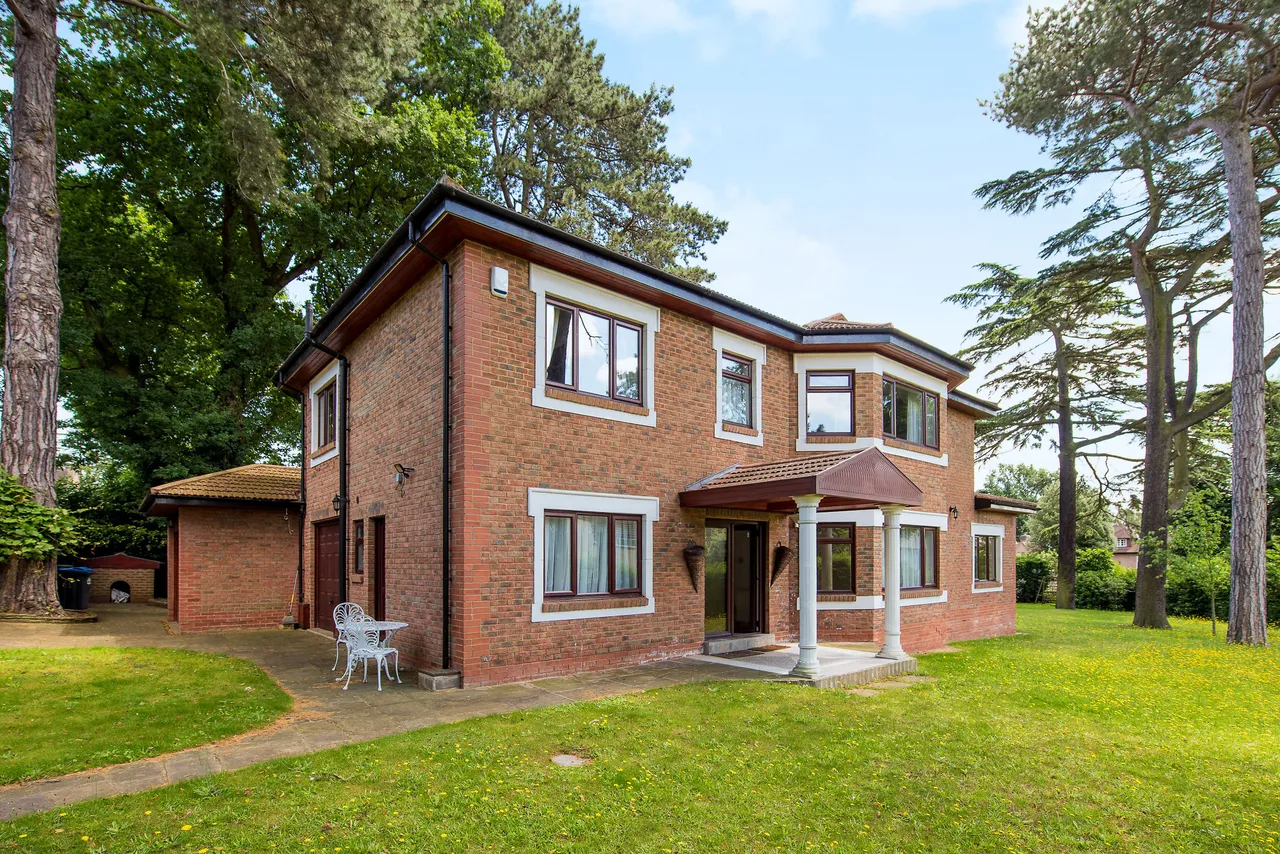 5 bed house to rent — The Link, Ballard Close, Kingston upon Thames