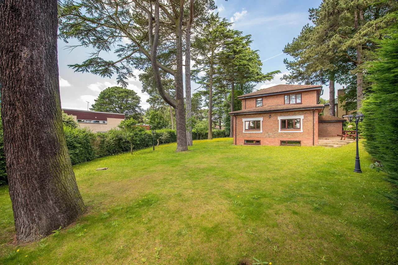 The Link, Ballard Close, Kingston upon Thames, photo 5