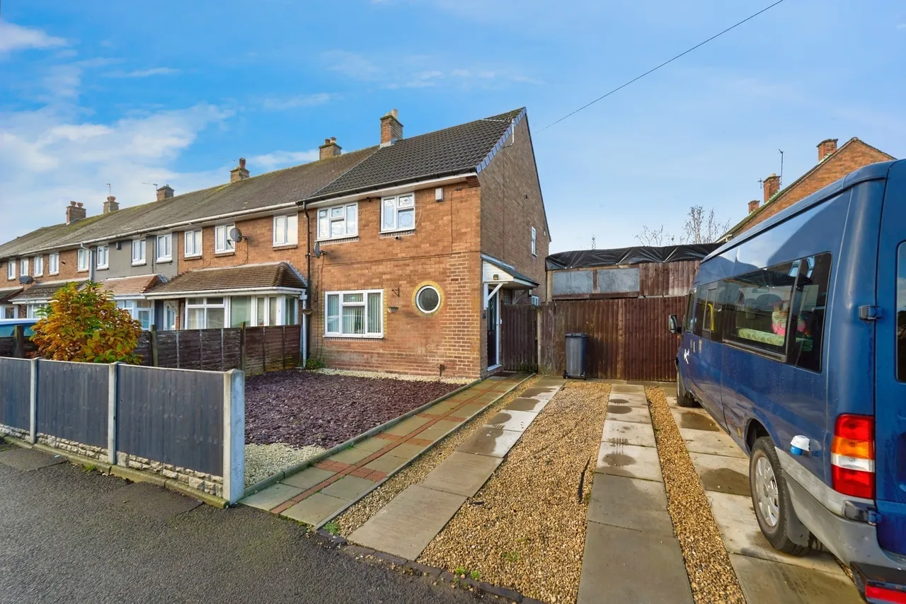 3 bed house for sale — Glastonbury Crescent, Walsall, West Midlands, WS3