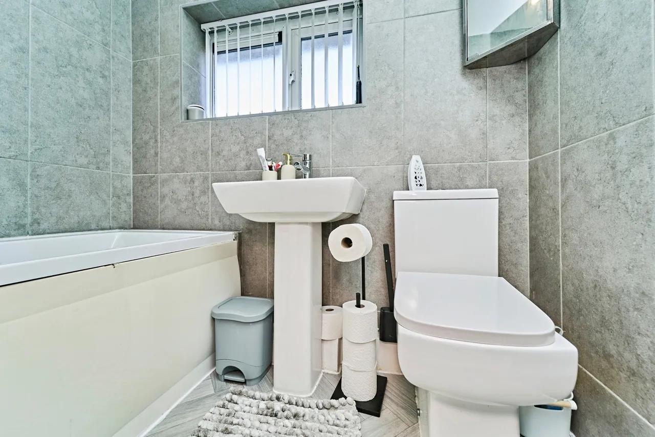 Glastonbury Crescent, Walsall, West Midlands, WS3, photo 15