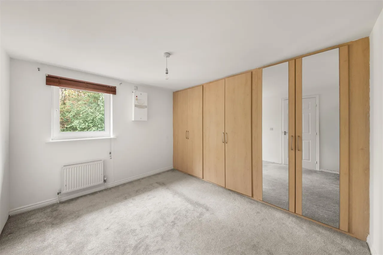 Blackburn Way, Hounslow, photo 6