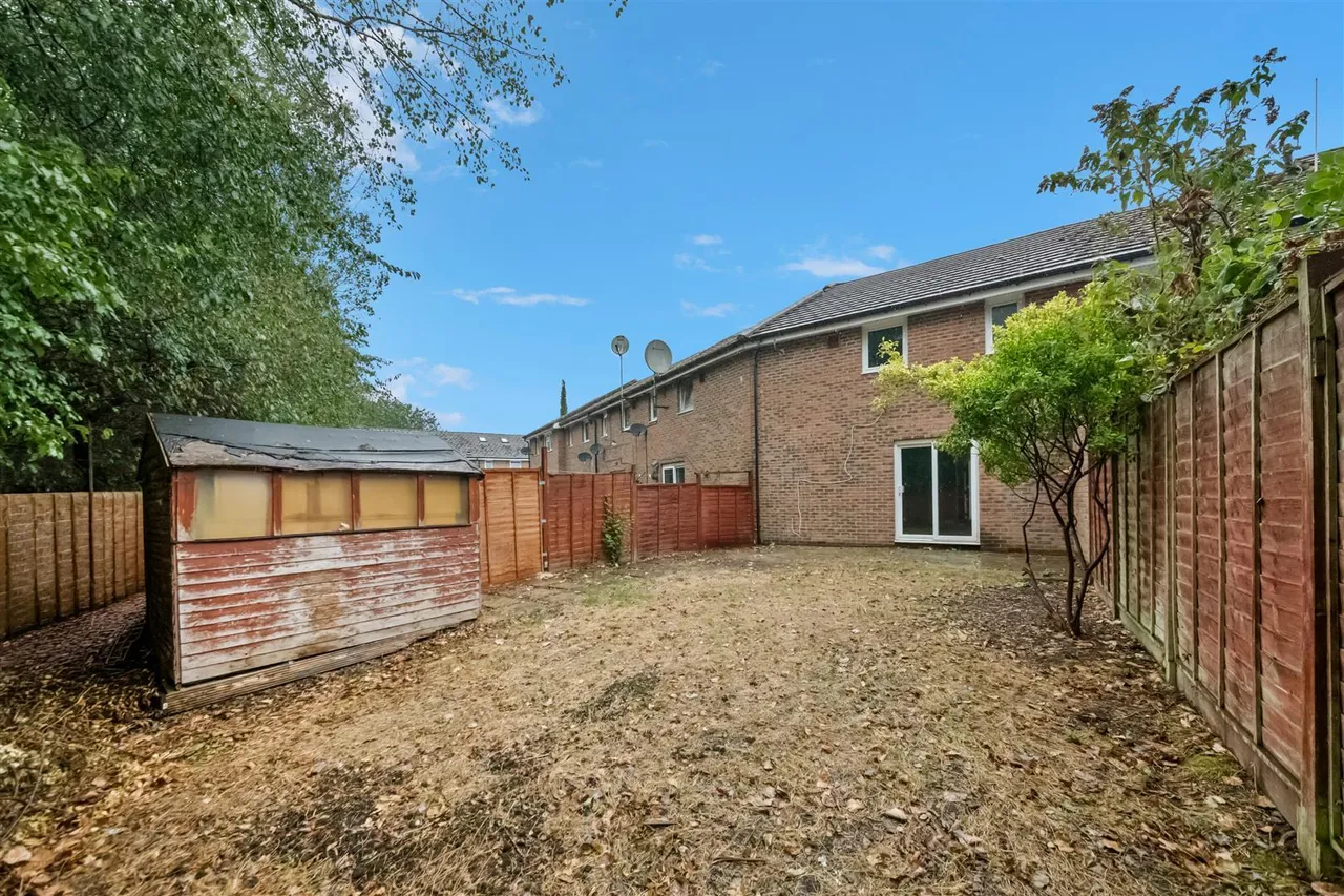 Blackburn Way, Hounslow, photo 9