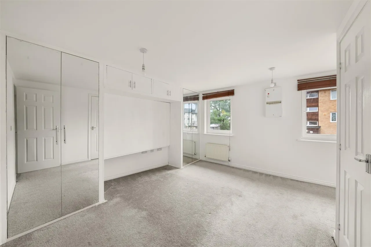 Blackburn Way, Hounslow, photo 7