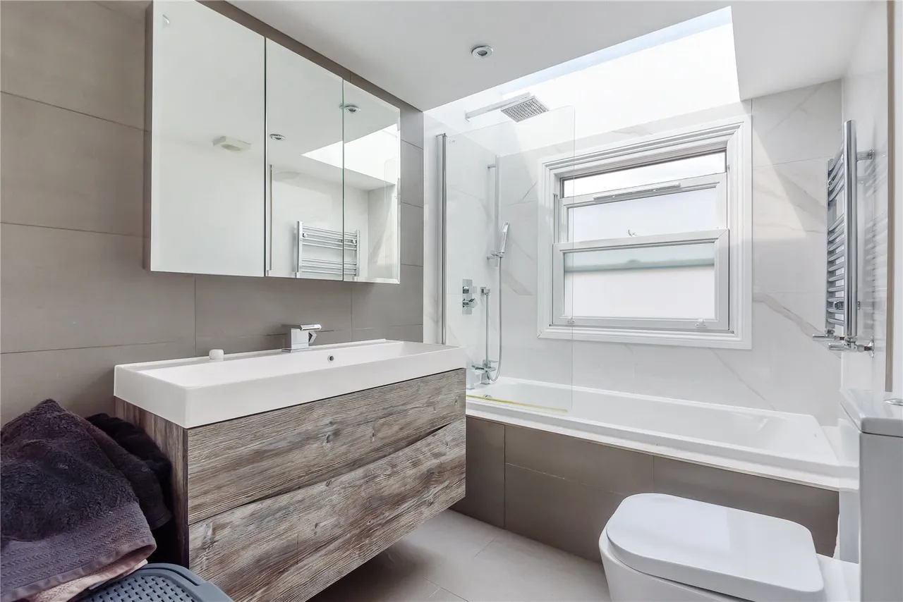 Fulwell Road, Teddington, TW11 0RA, photo 9