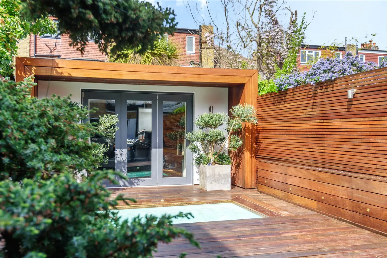 Fulwell Road, Teddington, TW11 0RA, photo 2
