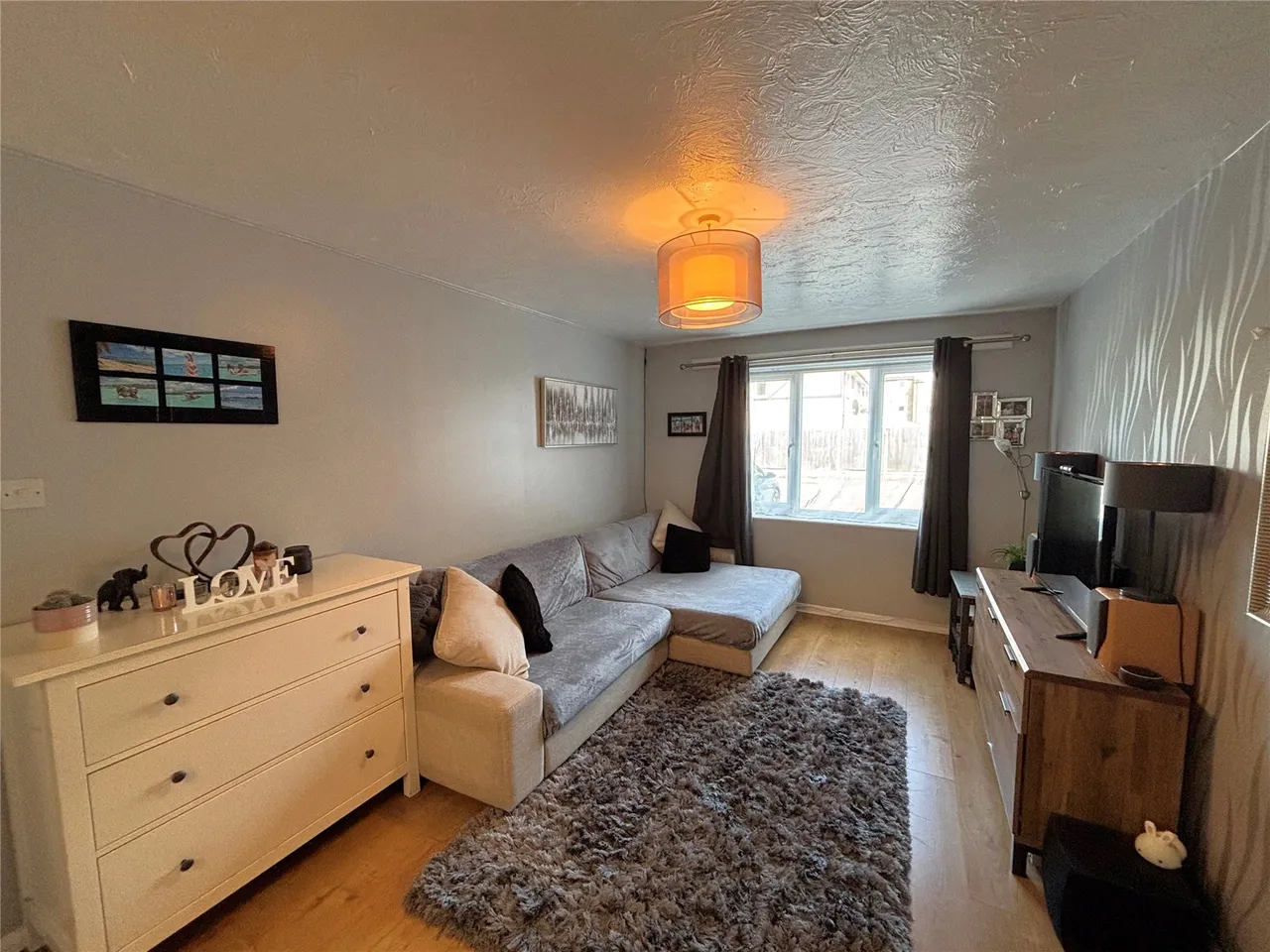Seymour Way, Sunbury-On-Thames, TW16, photo 6