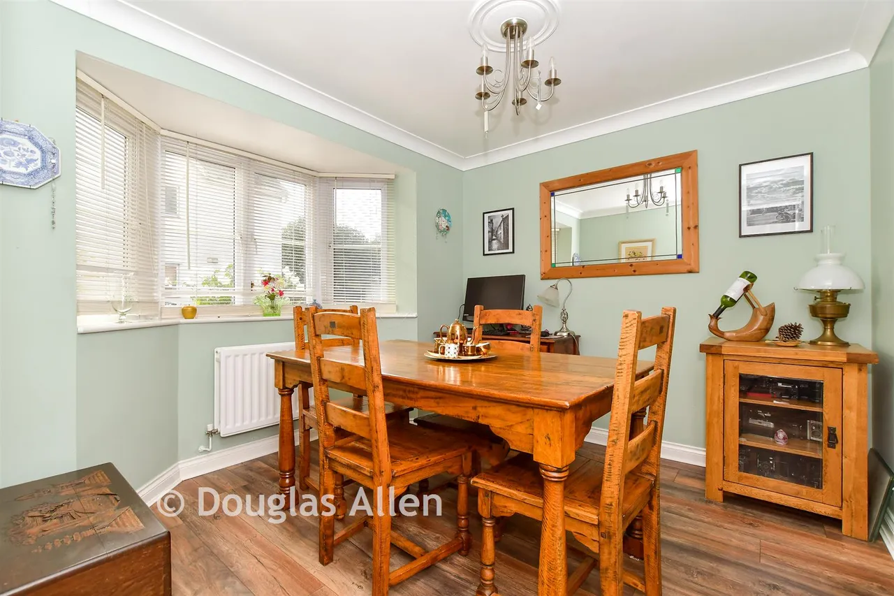 Nesbit Close, Wickford, SS12, photo 5