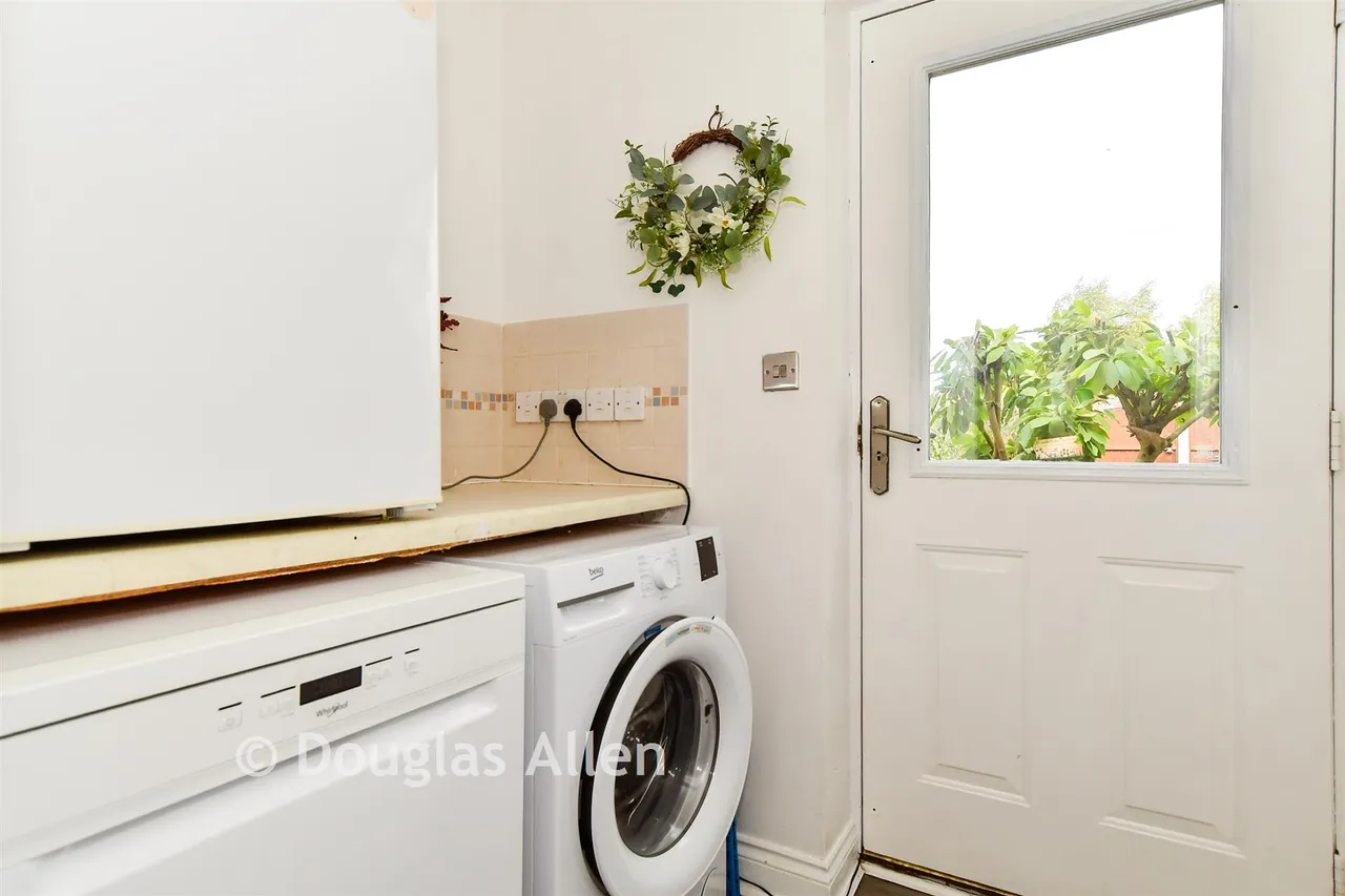 Nesbit Close, Wickford, SS12, photo 6