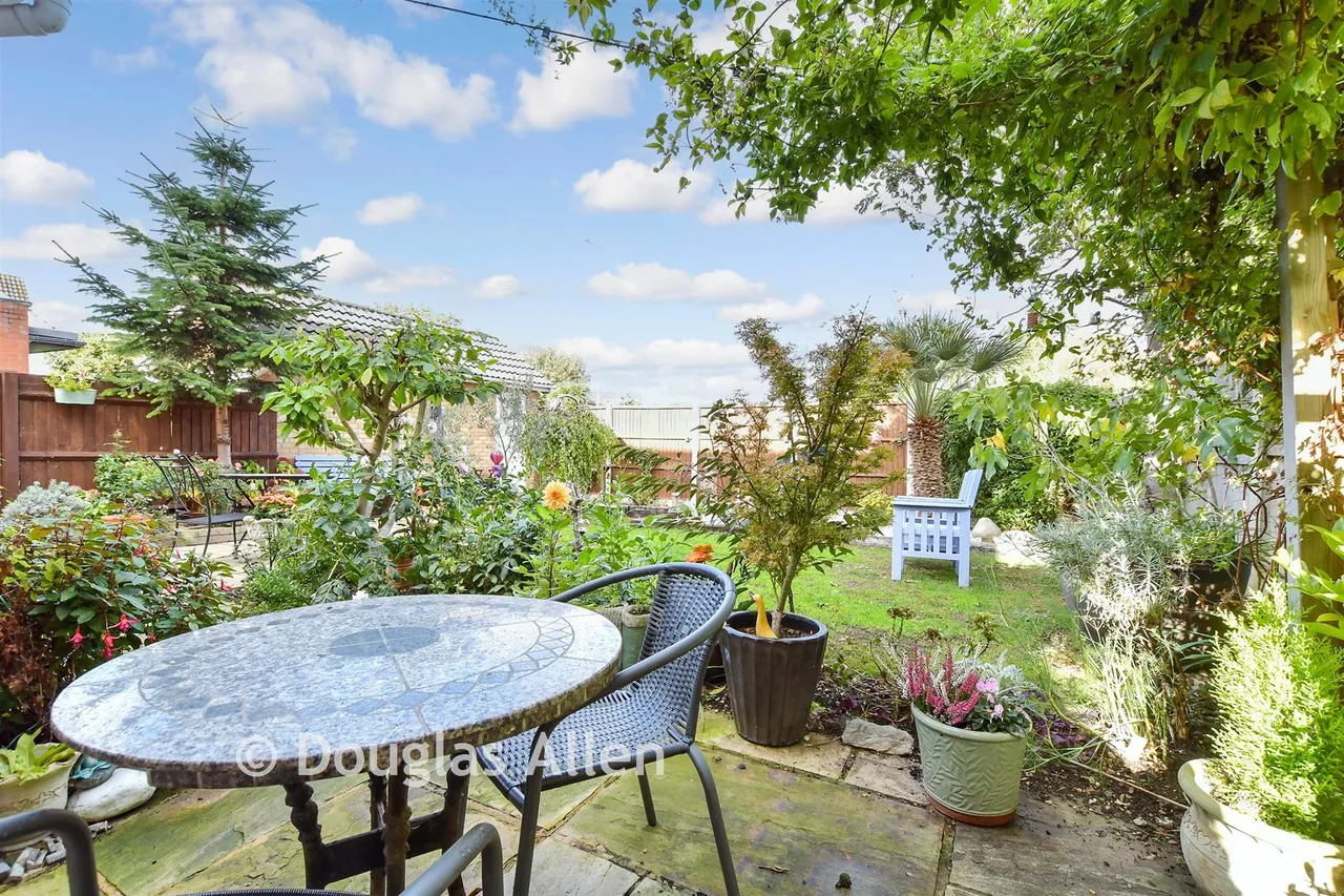 Nesbit Close, Wickford, SS12, photo 2