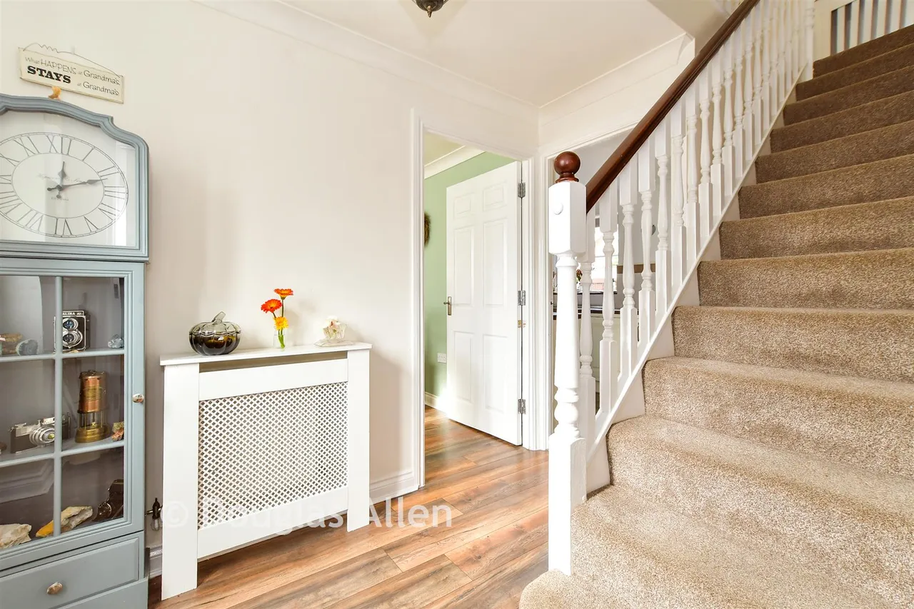 Nesbit Close, Wickford, SS12, photo 7