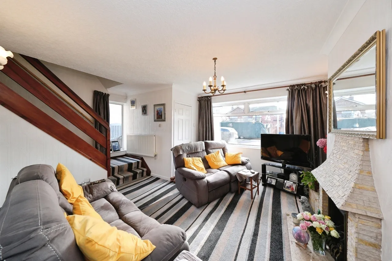 Salisbury Close, Mansfield Woodhouse, Mansfield, Nottinghamshire, NG19, photo 4