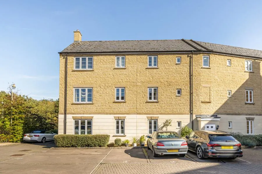 2 bed flat for sale, Madley Brook Lane, Witney, OX28