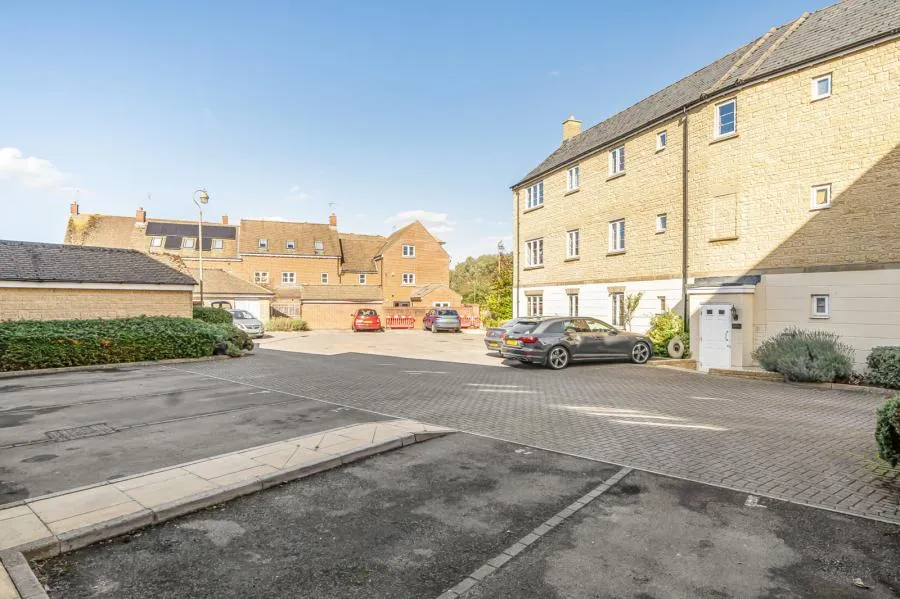 Madley Brook Lane, Witney, OX28, photo 16