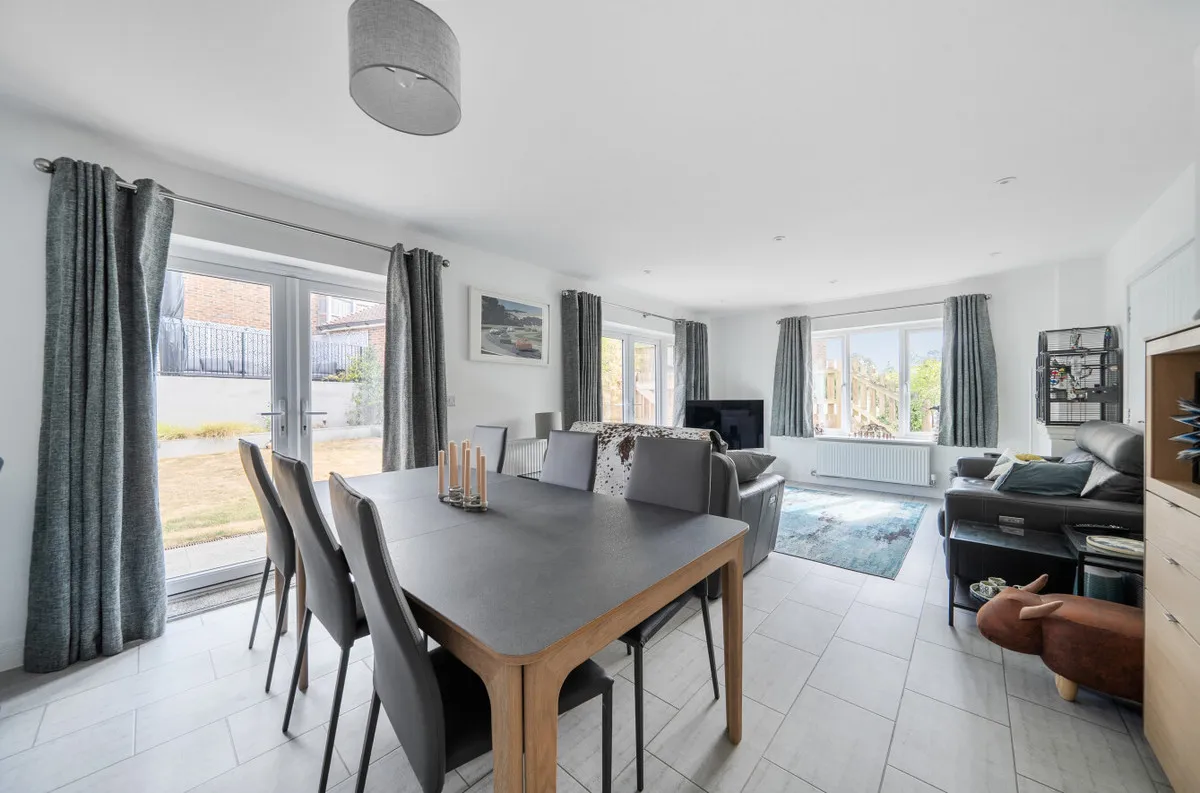 Billingshurst, RH14 9ZT, photo 6