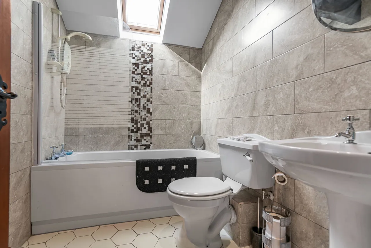 High Lee Lane, Barkisland, HX4, photo 26