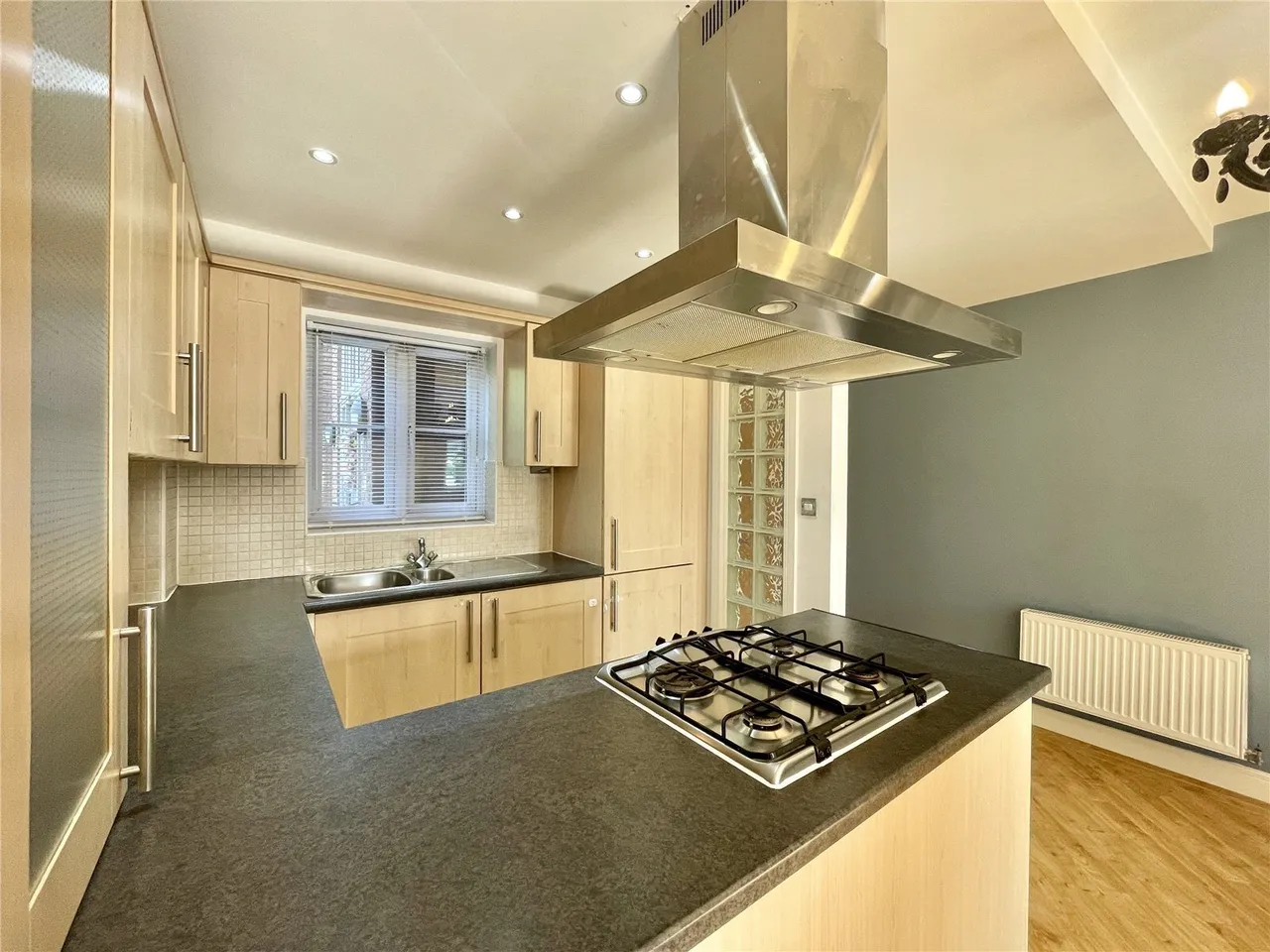 Lindisfarne Court, Widnes, WA8, photo 5
