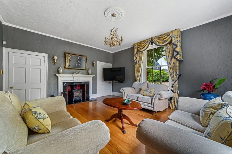with 4 bedrooms in Sturmer, Haverhill, CB9, photo 3