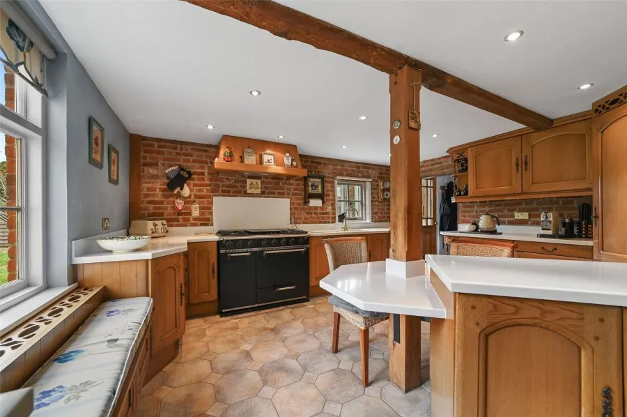 with 4 bedrooms in Sturmer, Haverhill, CB9, photo 9